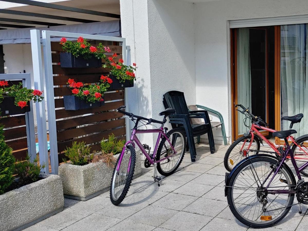 Swinoujscie Platan Patio 6 - Berry Apartments Екстериор снимка